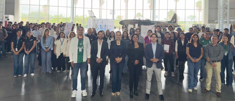 Fortalece UNAQ inserción laboral con el Día de Atracción de Talentos